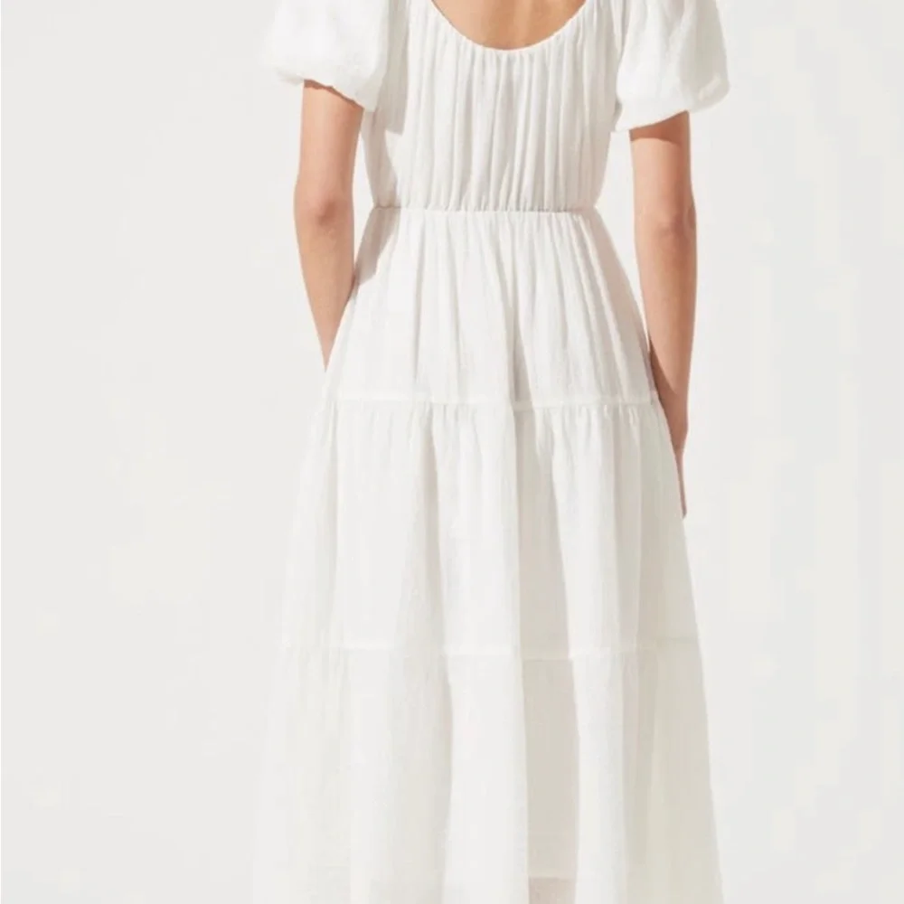 ASTR THE LABEL smocked tiered maxi dress Sz M - Picture 3 of 9